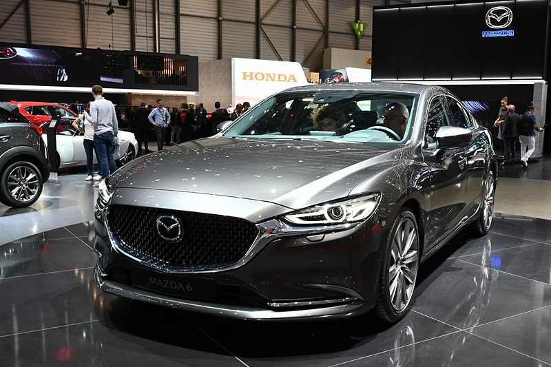 Mazda6 セダンの商品改良モデル（欧州初公開）