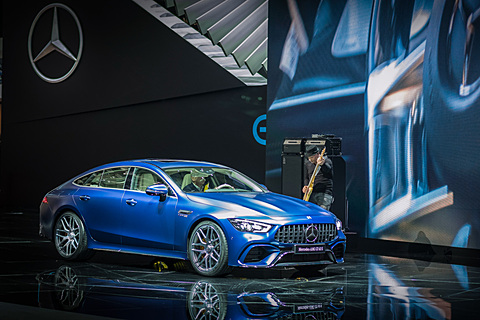 ジュネーブショー 2018】独ダイムラー、「AMG GT」の4ドアバージョン
