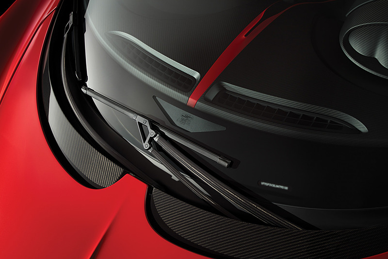 シロン・スポーツに採用されたカーボンファイバー・ワイパー