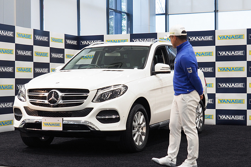 宮里選手を前に「GLE 350 d 4MATIC」のアンベールが行なわれた