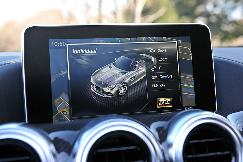 走行モードは「RACE」「Sport ＋」「Sport」「Comfort」「Individual」から選択可能