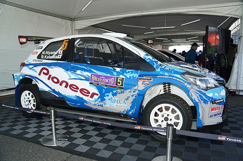 ルマン24時間やWRC参戦マシンなどが展示されるトヨタブース