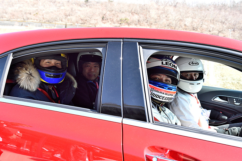 片岡氏と蒲生氏がドライブするマシンに同乗できるサーキットタクシーも行なわれた。プロドライバーのステアリングさばきを間近に見られる貴重なカリキュラムだ