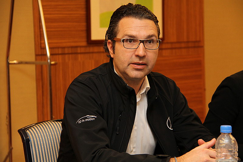 「かつての8気筒並みの出力を誇る」とM256エンジンについて語るラルフ・ヴェッラー氏