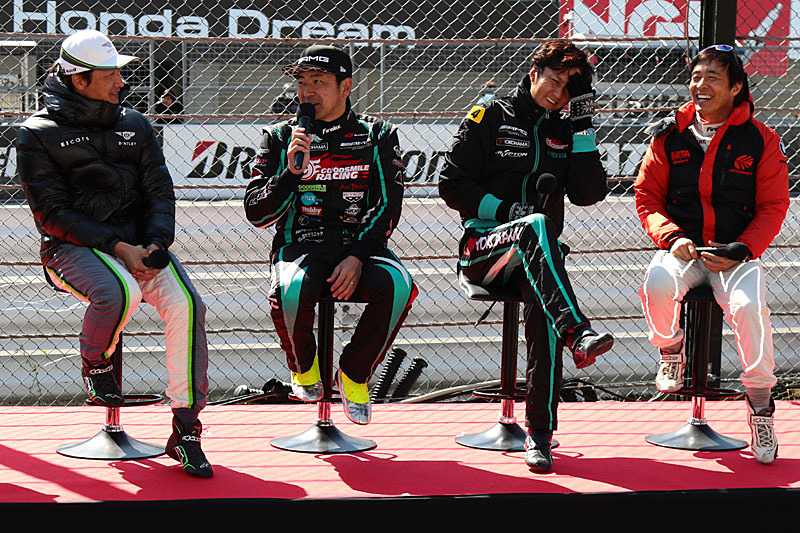 左から井出有治選手、片岡龍也選手、谷口信輝選手、高木真一選手