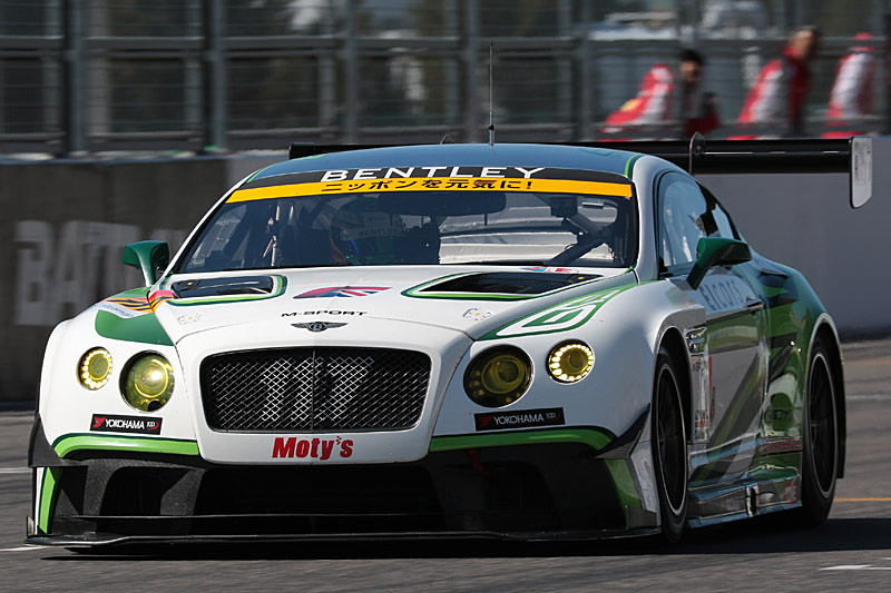 EIcars BENTLEYは井出選手