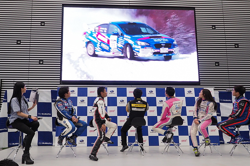 日本のトップラリースト3人組は映像を見ながらベテランらしい爆笑トークが炸裂