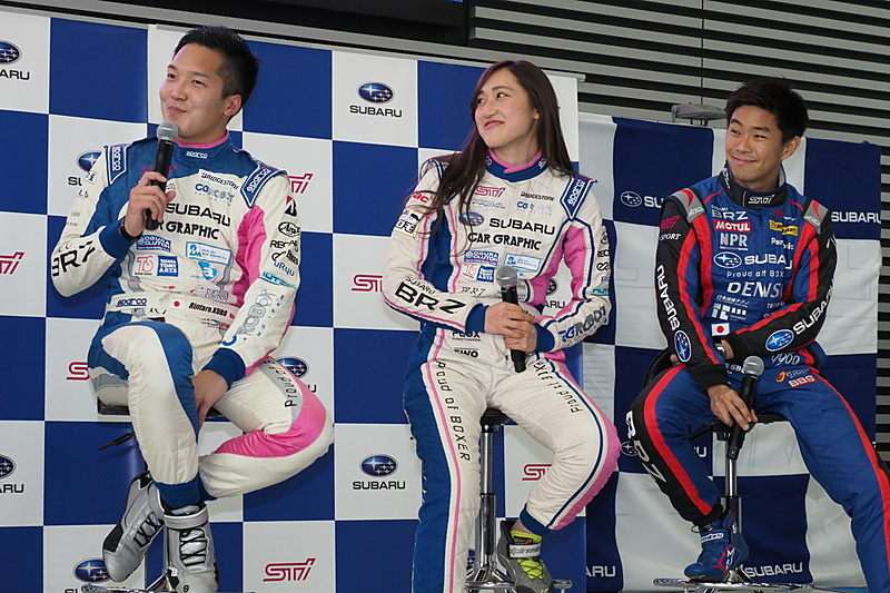 今シーズンの86/BRZレースをBRZで戦う久保選手（左）、池島選手（中央）、井口選手（右）
