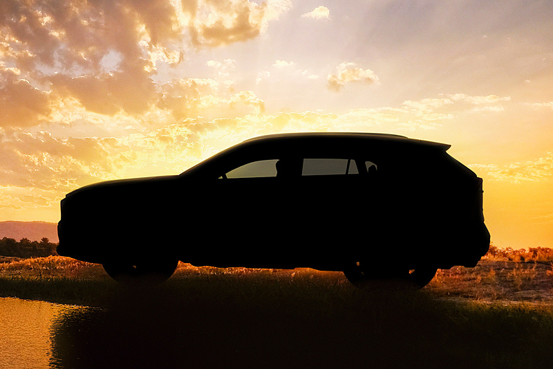 2018年のニューヨーク国際自動車ショーで世界初公開される新型「RAV4」