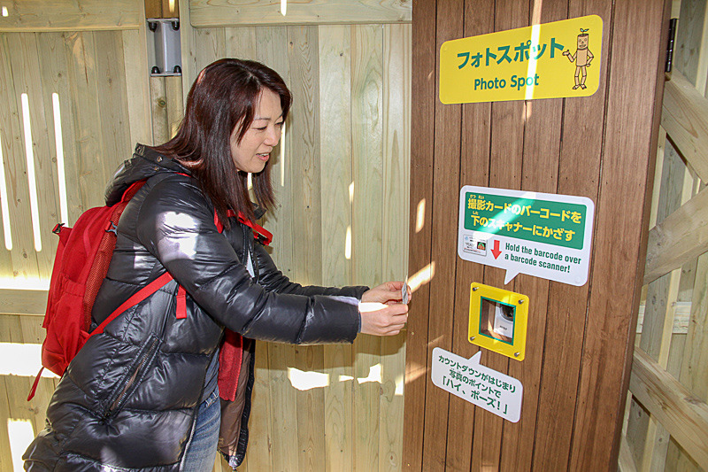 もらったカードをかざすとカウントダウンで写真撮影