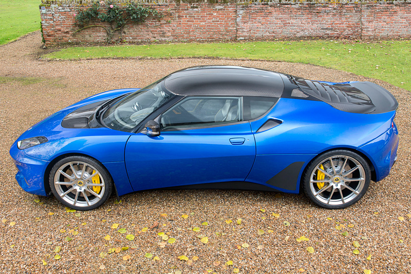 ボディサイズは4390×1850×1240mm（全長×全幅×全高）、ホイールベースは2575mm。車両重量は1320kgとなる