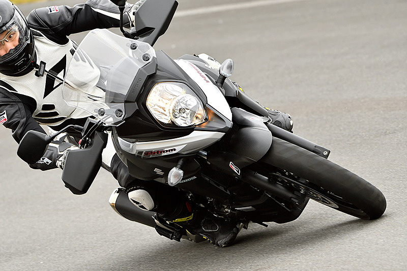 A41は直進でも、コーナーでもさらなる安定感を見せる