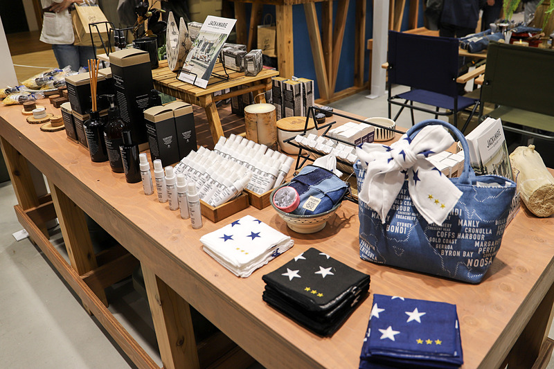 クルマの中を楽しく過ごすためだけでなく、日常から使えるフレグランスなども充実