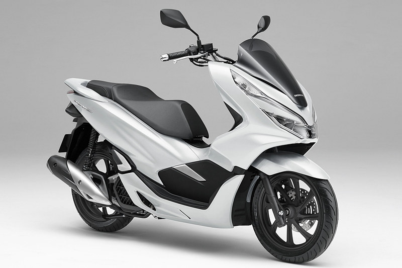 パールジャスミンホワイトのPCX150＜ABS＞