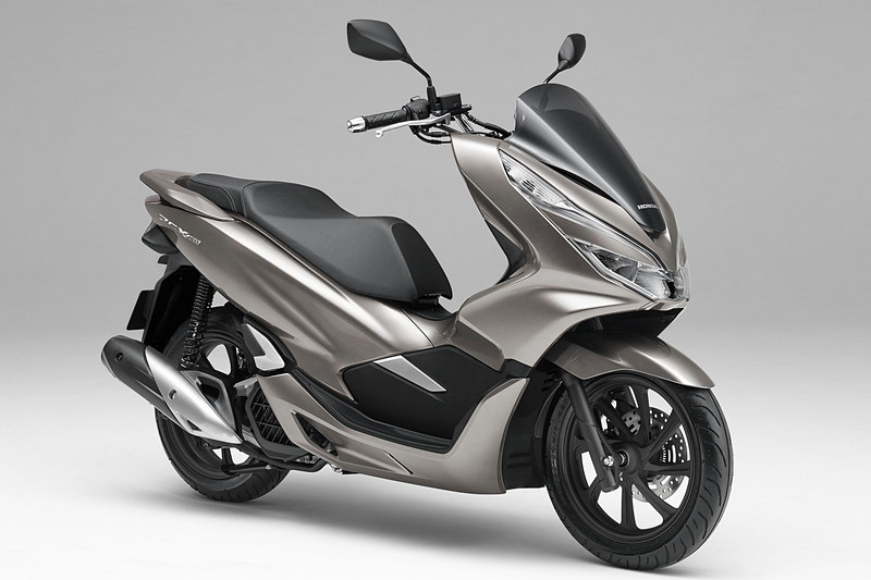 ブライトブロンズメタリックのPCX150＜ABS＞