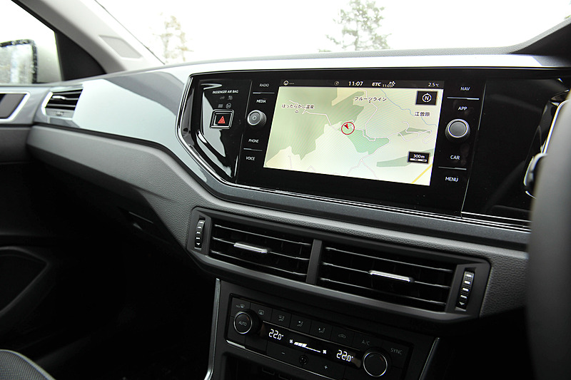 8インチのスクリーンを組み合わせる純正インフォテイメントシステム「Discover Pro」を、ポロシリーズで初採用