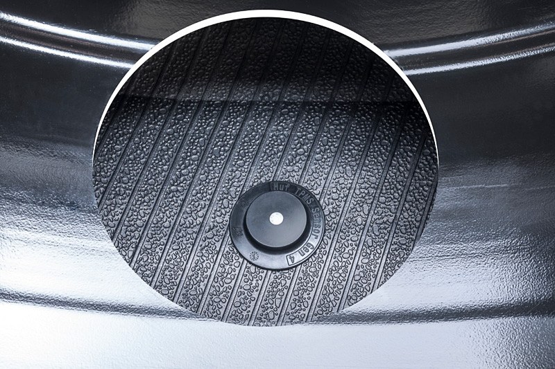 タイヤにセンサーを搭載して、摩耗、温度、圧力といったデータの共有を可能にするインテリジェントタイヤのプロトタイプ