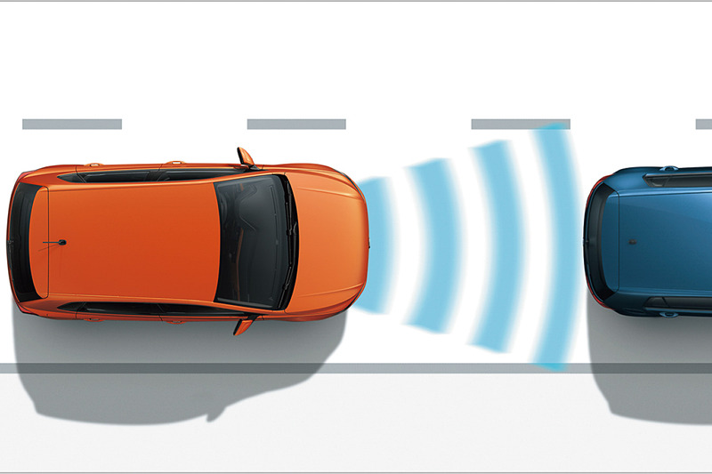 「アダプティブクルーズコントロール」には自動停車と自動発進を行なう「Stop＆Go」機能を追加