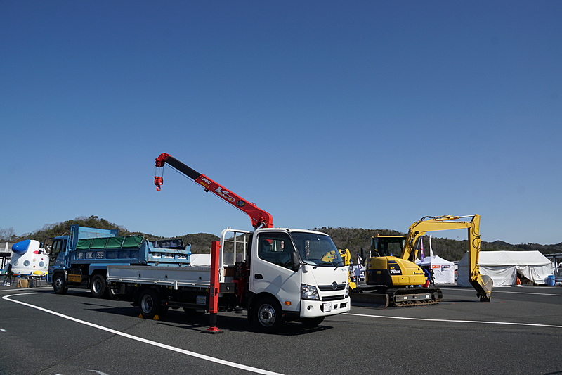建設車両の展示