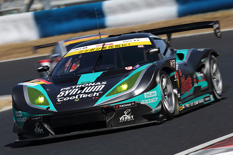 2号車 シンティアム・アップル・ロータス（高橋一穂/加藤寛規組、YH）