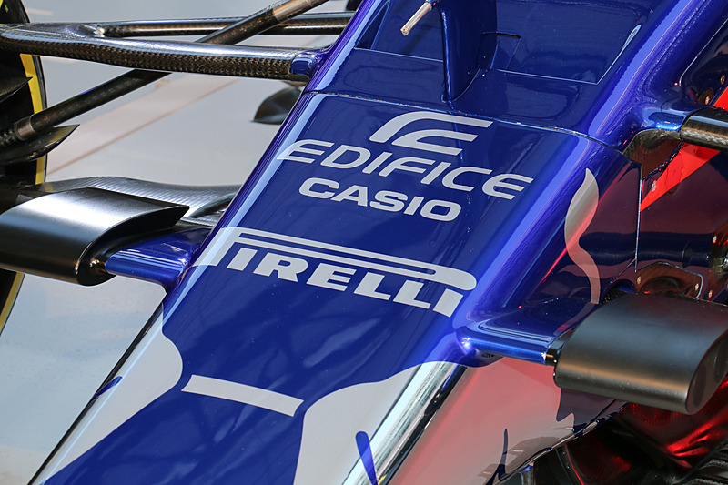 メタリックブルーのボディに、ホンダをはじめ、アクロニス、エディフィスなどのロゴマークが設定されている