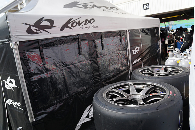 24号車「フォーラムエンジニアリングADVAN GT-R」のKONDO RACING