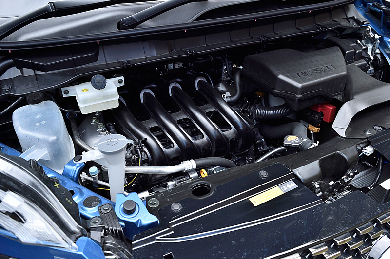 パワートレーンは最高出力110kW（150PS）/6000rpm、最大トルク200N･m（20.4kgf･m）/4400rpmを発生する直列4気筒DOHC 2.0リッター「MR20DD」エンジンに、最高出力1.9kW（2.6PS）、最大トルク48N･m（4.9kgf･m）の「SM24」モーターを組み合わせる。パワートレーンはベース車と同じだが、専用チューニングコンピューター（ECM）の装着によりスポーティな加速感が得られるのも特徴の1つ。トランスミッションはCVT