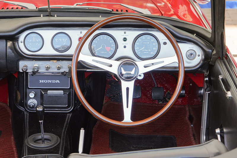 4速マニュアルトランスミッション