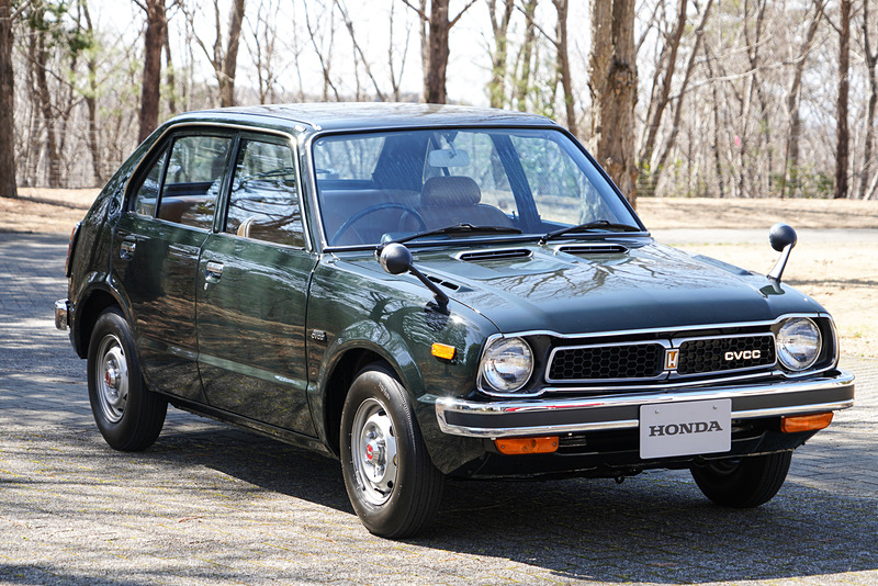 1973年から販売された「シビック CVCC」。安定感ある台形デザインのハッチバックタイプ