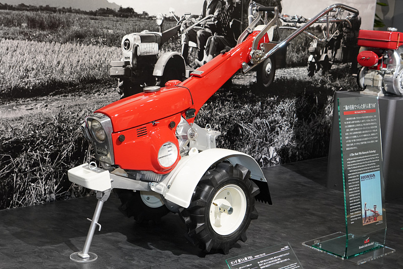 1960年製ホンダ耕うん機「F60」。80ccの4ストロークエンジンと日本初の油圧サイドクラッチを搭載する