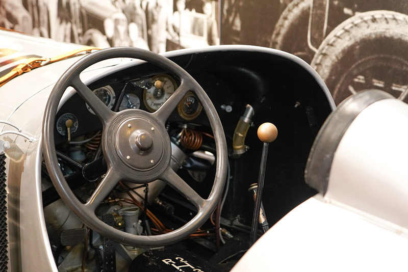 当時18歳の本田宗一郎氏が「アート商会」で働いていた時代に助手として製作した「カーチス号」