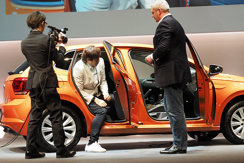 続いてリアシートにも乗車