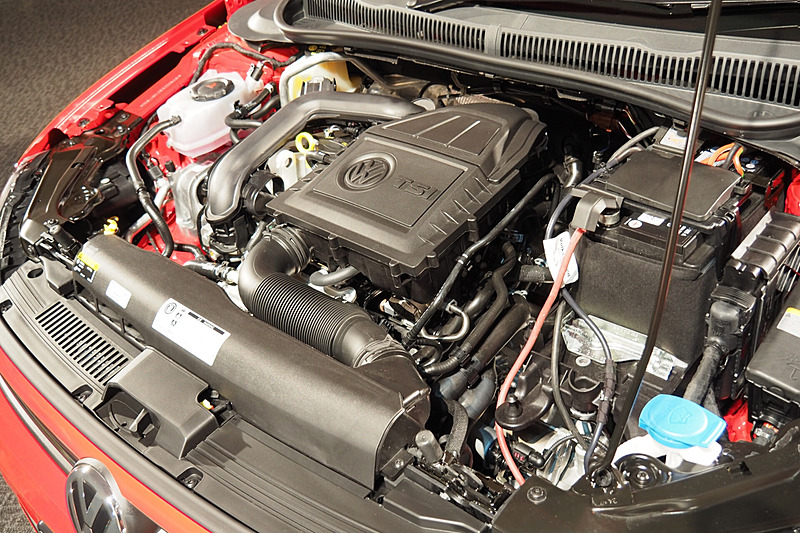 エンジンはターボチャージャー付きの直列3気筒1.0リッター