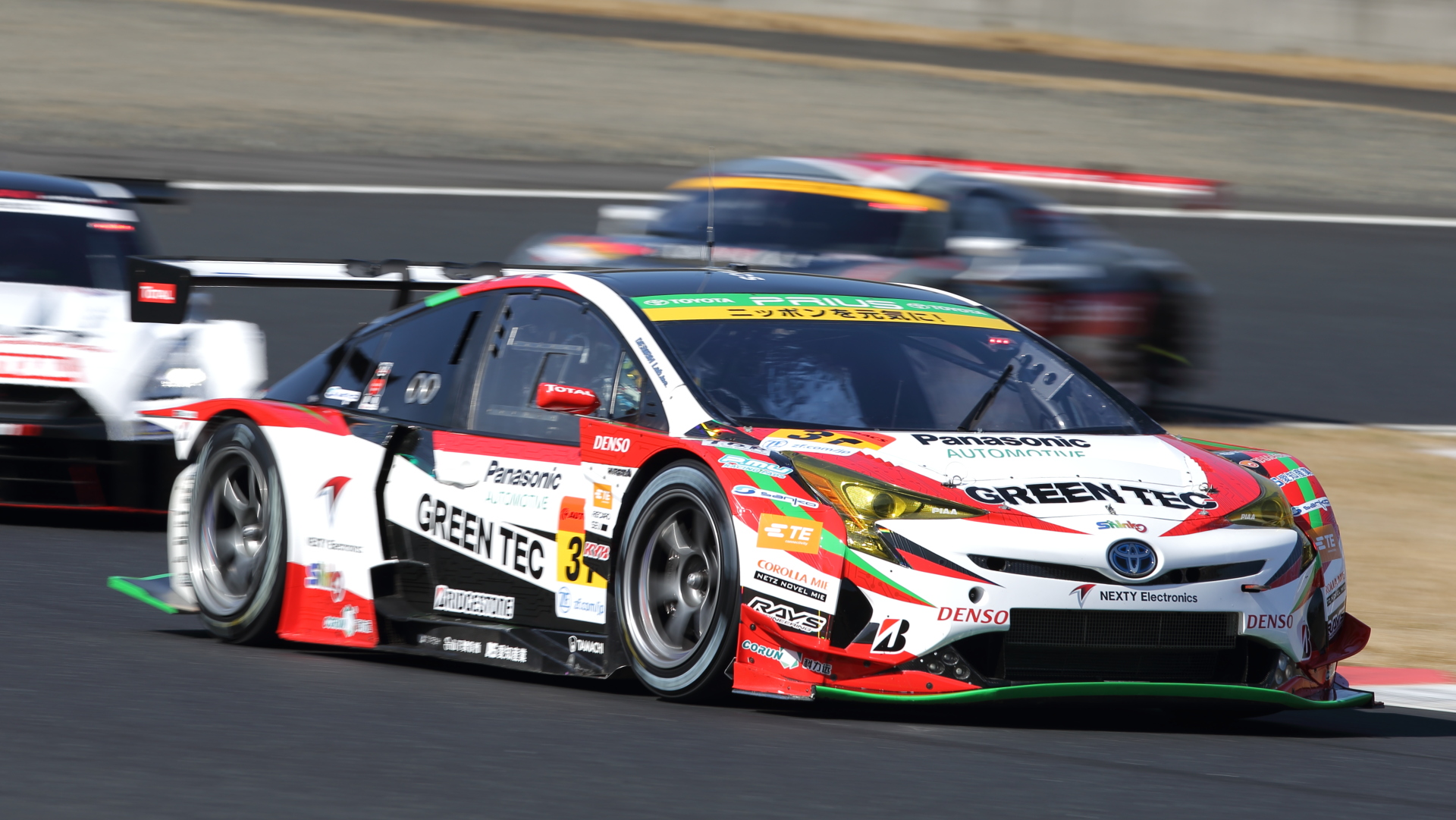 31号車　TOYOTA PRIUS apr GT　嵯峨宏紀/平手晃平