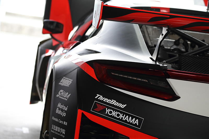 Modulo Drago CORSEチームのピット