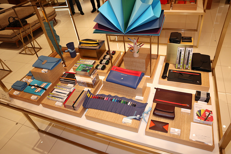 全ての製品にプライスタグが設定されており、その場で購入可能