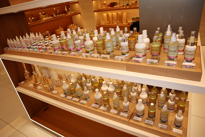 全ての製品にプライスタグが設定されており、その場で購入可能