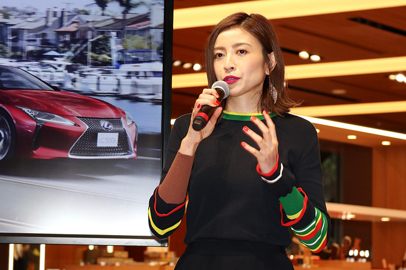 試乗プログラムのTOUCH and DRIVEについて片瀬さんは「私はGSオーナーなんですが、いずれは『LS』が欲しいと思っていて、ぜひLSに試乗してみたいと思います」と語った