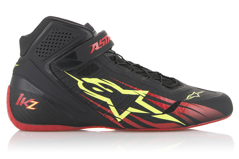 136 BLACK RED YELLOW FLUO（税別2万9800円）