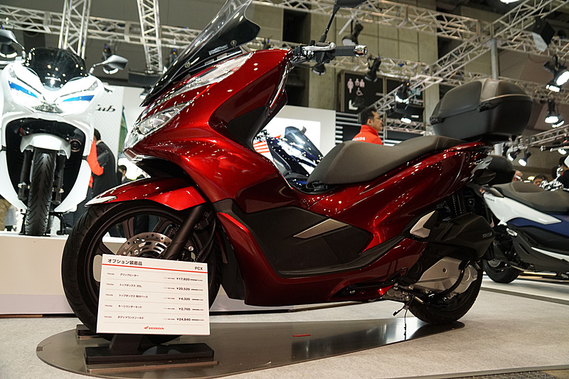 2018年の新型モデルなどが展示された