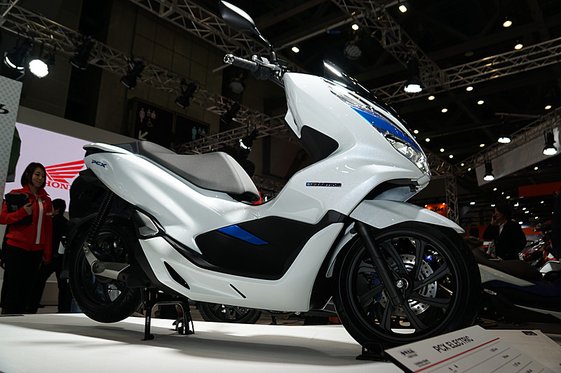 2018年の新型モデルなどが展示された