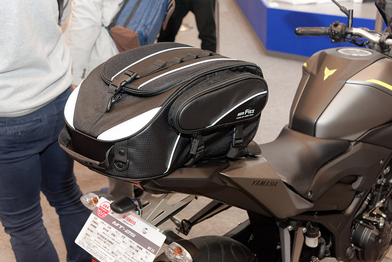 こちらの「MT-25」もアクセサリーを装着