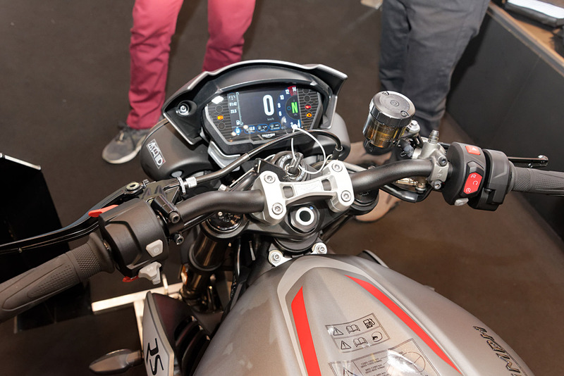 「STREET TRIPLE RS」