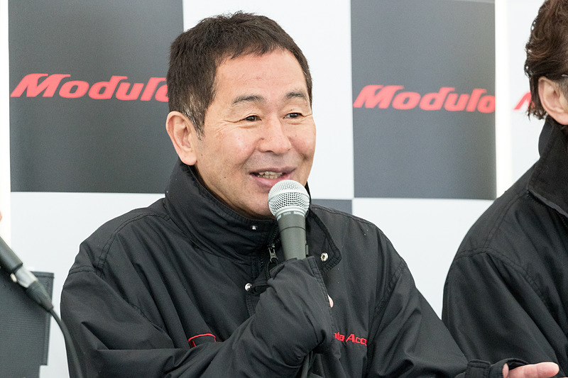 開発アドバイザーの土屋圭市氏