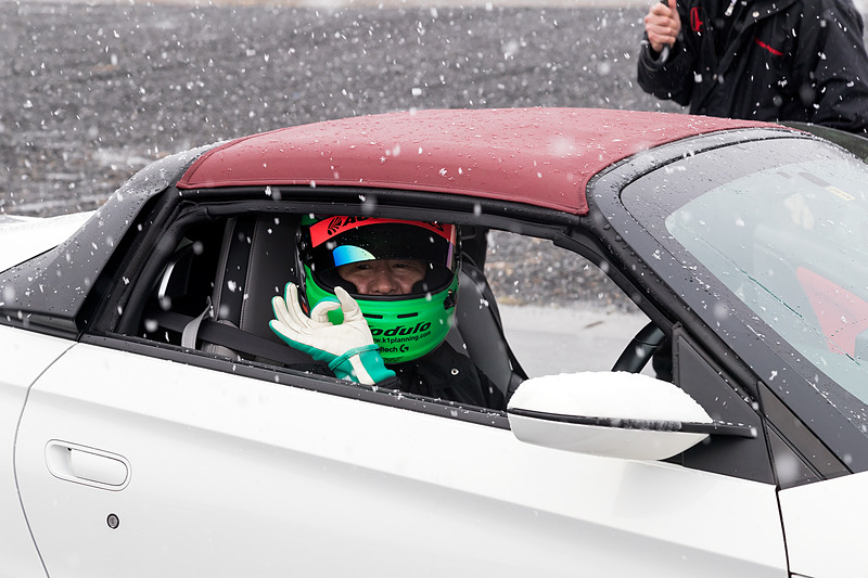 S660（MT車）の同乗走行を担当した土屋氏