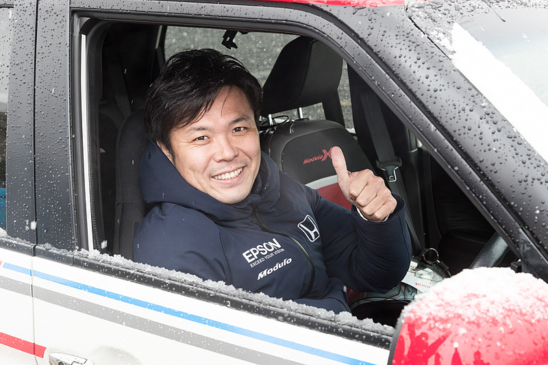 松浦選手はレース用のセッティングが施されたN-ONEで走行