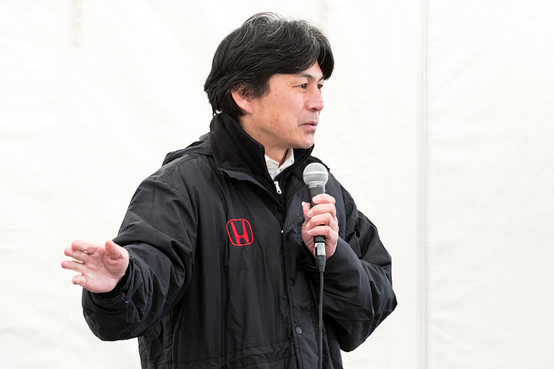 株式会社ホンダアクセス S660用Modulo製品 開発責任者の松岡靖和氏。松岡氏からは外周路での試乗用として用意されているS660 Modulo仕様に装着されたパーツの解説が行なわれた。そして、最後に市販化を目指してS660 Modulo Xの開発を行なっていることが語られた。乗り味については「ヤバイくらいいいものになっています」とのこと。これは発売が楽しみだ
