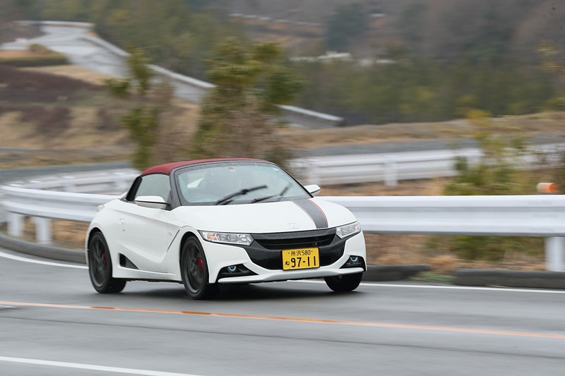 外周路を走るS660 Modulo仕様（MT車）