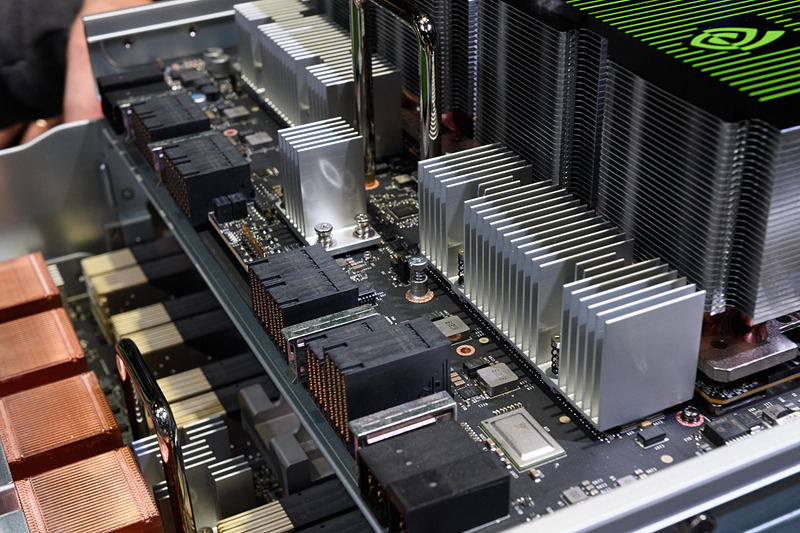 GPUまわりのヒートシンク