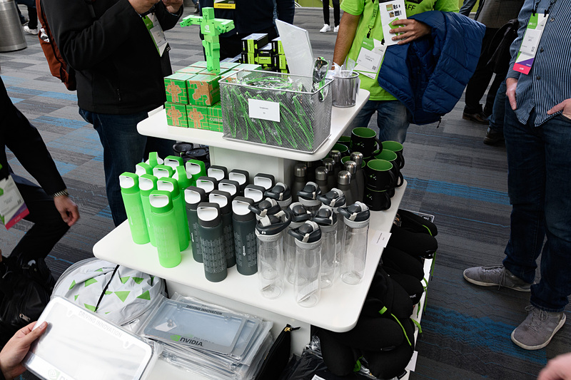 各種NVIDIAグッズが売っているギアストア